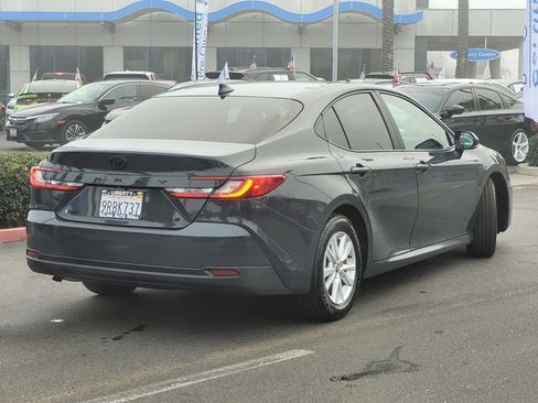 Used 2025 Toyota Camry LE FWD image 5