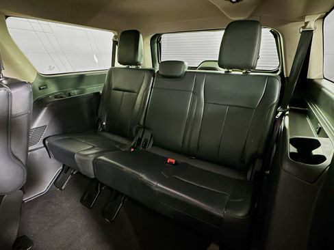 Used 2024 Ford Expedition Max XLT image 29