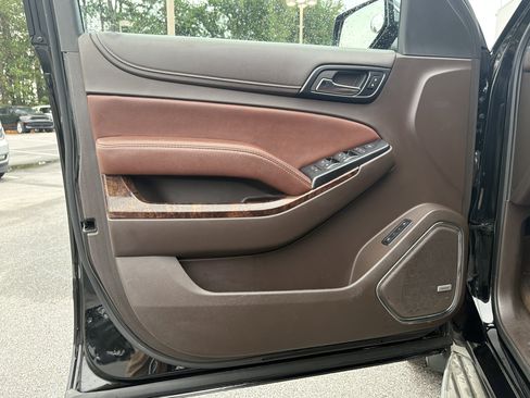 Used 2015 Chevrolet Suburban LTZ image 10