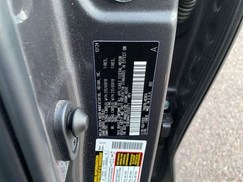 Used 2025 Toyota Highlander LE image 31