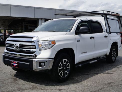 Used 2016 Toyota Tundra SR5 w/ TRD Off Road Package AWD/4WD image 6