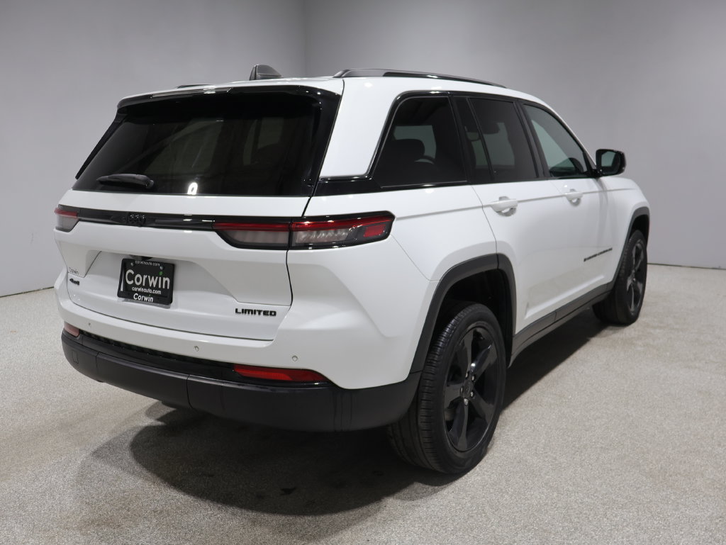 Certified 2024 Jeep Grand Cherokee Limited w/ Black Appearance Package AWD/4WD image 3