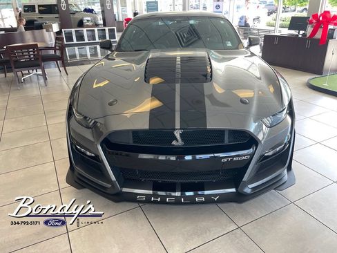 Used 2021 Ford Mustang Shelby GT500 w/ Technology Package RWD image 2