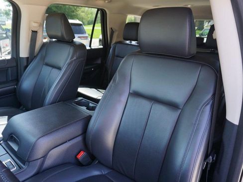 Used 2022 Ford Expedition XLT w/ Equipment Group 202A AWD/4WD image 24