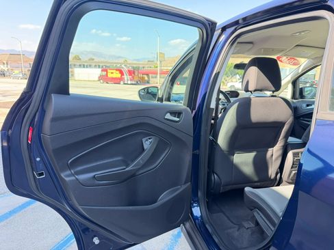 Used 2016 Ford C-MAX SE FWD image 17