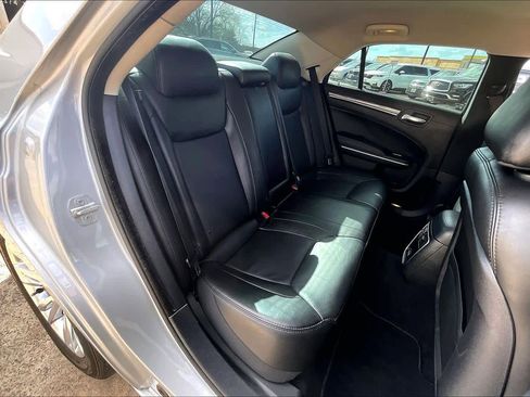 Used 2019 Chrysler 300 Touring L w/ Quick Order Package 22F image 20