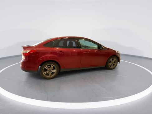 Used 2014 Ford Focus SE w/ SE Sport Package FWD image 9