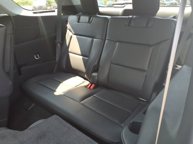 Used 2024 Ford Explorer XLT w/ Equipment Group 202A AWD/4WD image 9