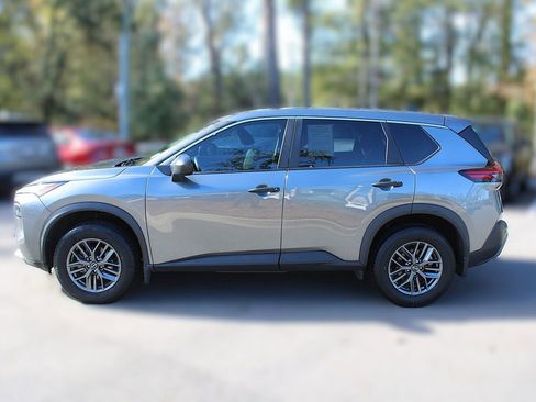 Used 2023 Nissan Rogue S image 5
