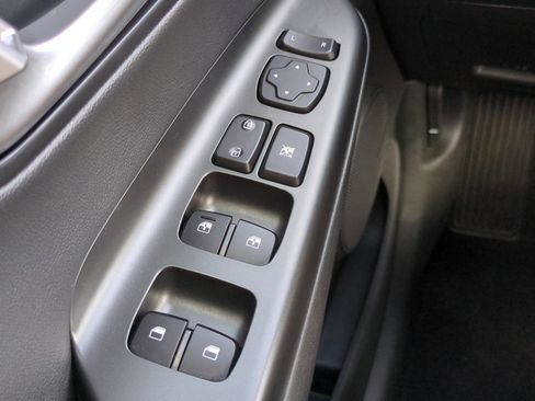 Certified 2022 Hyundai Kona Limited FWD image 21