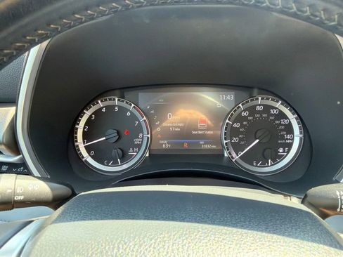 Used 2023 Toyota Highlander XLE AWD/4WD image 32