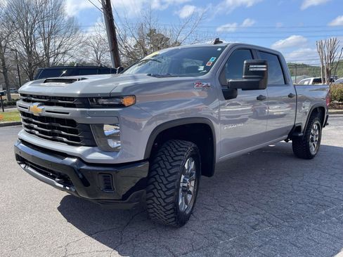 Used 2025 Chevrolet Silverado 2500 Custom w/ Custom Value Package image 24