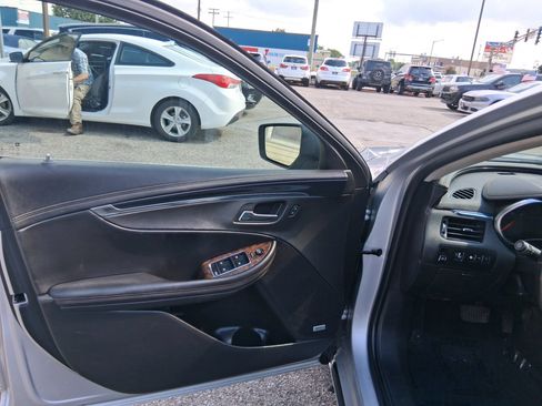 Used 2014 Chevrolet Impala LT FWD image 11