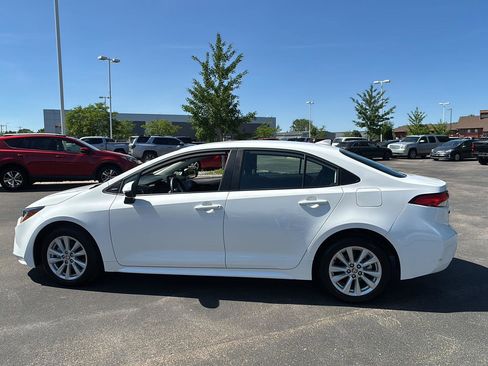 Used 2026 Toyota Corolla LE w/ LE Premium Package FWD image 28
