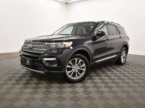 Used 2024 Ford Explorer Limited AWD/4WD image 2