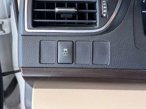 Used 2017 Toyota Camry XLE image 27