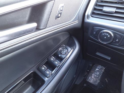 Used 2017 Ford Edge SEL w/ Equipment Group 201A image 22