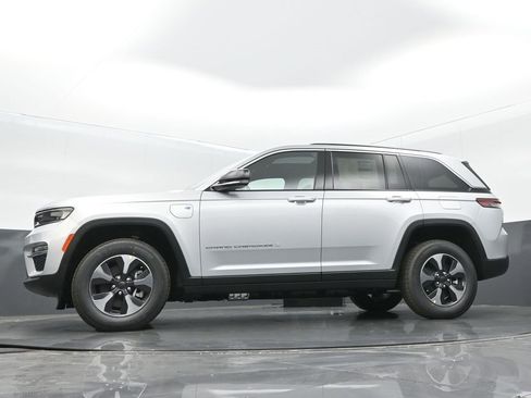 New 2024 Jeep Grand Cherokee Limited 4xe image 36