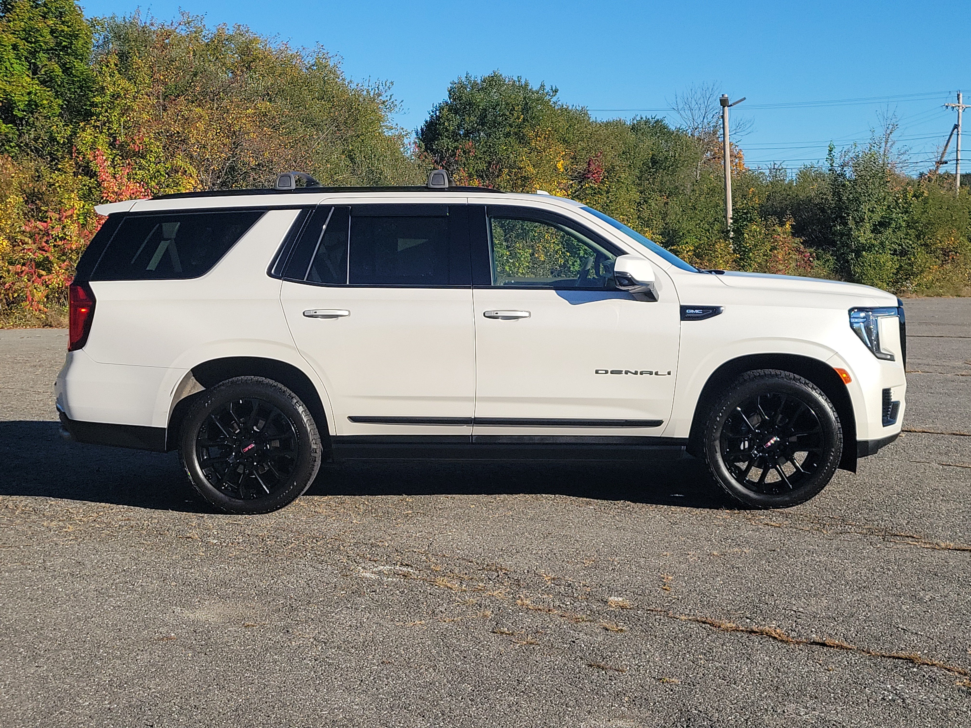 Used 2022 GMC Yukon Denali AWD/4WD image 4