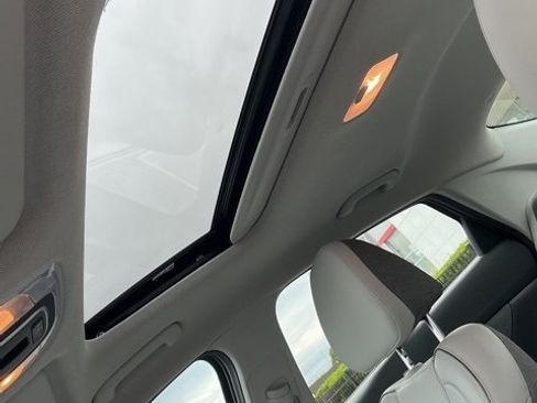 Certified 2024 Hyundai Elantra Limited image 19