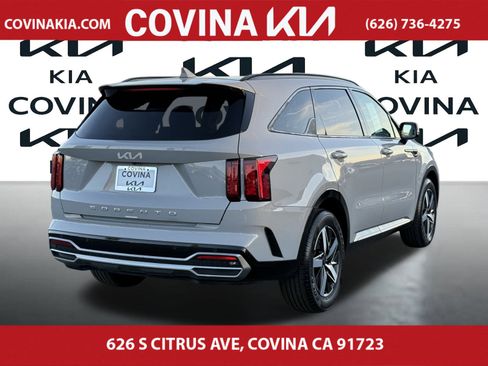 Used 2022 Kia Sorento EX w/ Panoramic Sunroof Package image 8