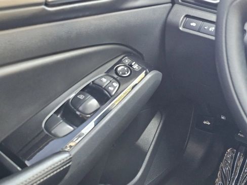 Used 2023 Nissan Altima 2.5 SV FWD image 14
