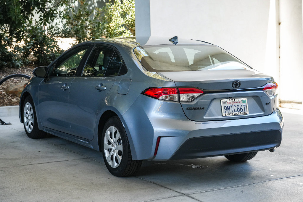 Used 2024 Toyota Corolla LE FWD image 4