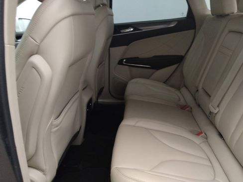 Used 2019 Lincoln MKC Premiere FWD image 18
