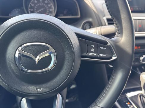 Used 2018 MAZDA MAZDA3 Touring image 14