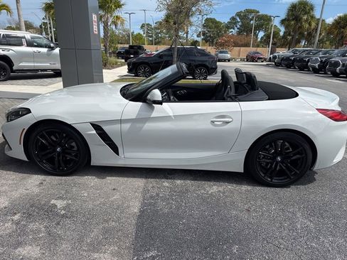 Used 2024 BMW Z4 sDrive30i w/ Convenience Package image 10