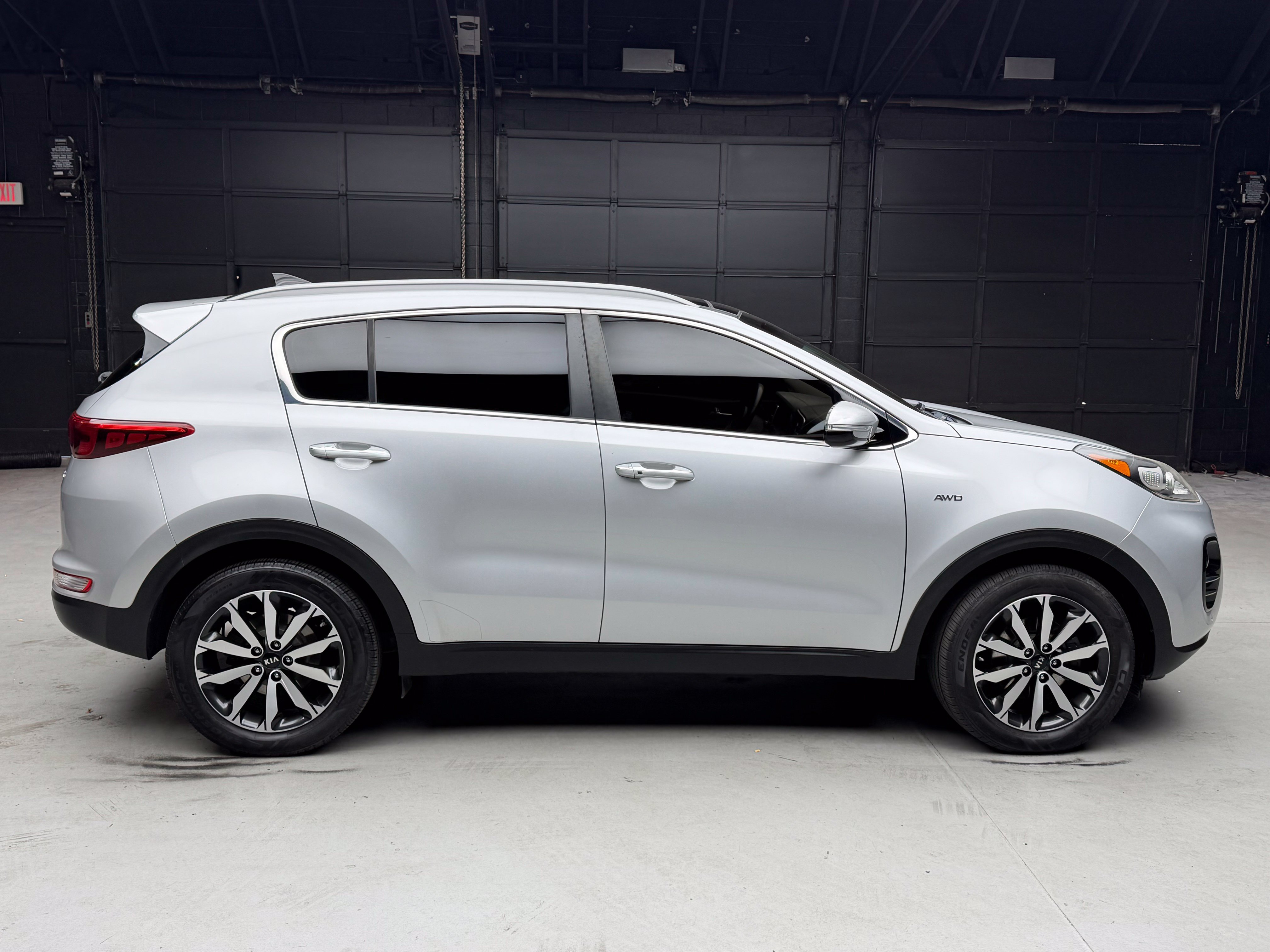 Used 2017 Kia Sportage EX w/ EX Technology Package AWD/4WD image 8
