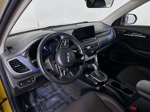 Certified 2023 Kia Seltos Nightfall Edition image 9