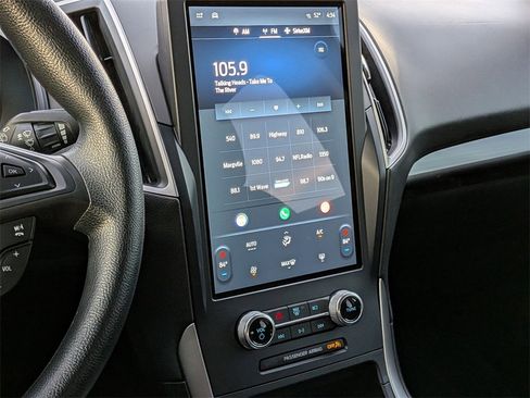 Used 2022 Ford Edge SE w/ Black Appearance Package image 15