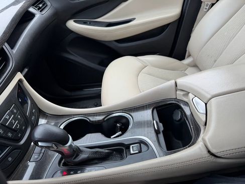 Used 2020 Buick Envision Preferred w/ LPO, Cargo Package FWD image 21
