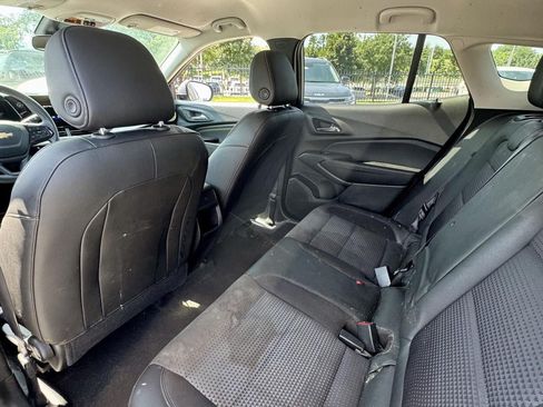 Used 2025 Chevrolet Trax LT FWD image 13