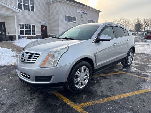 Used 2014 Cadillac SRX Luxury image 2