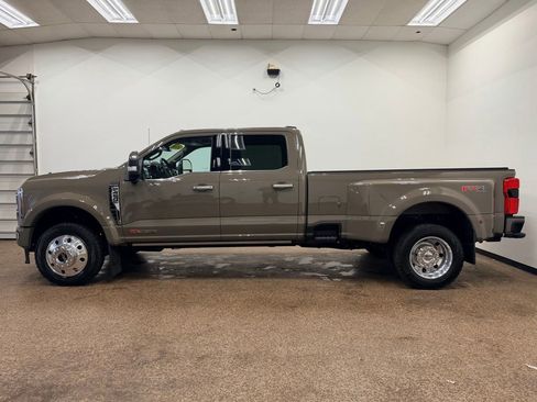 Used 2026 Ford F450 Platinum w/ Platinum Plus Package AWD/4WD image 2