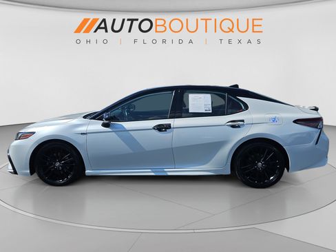 Used 2021 Toyota Camry XSE w/ Navigation Package FWD image 2