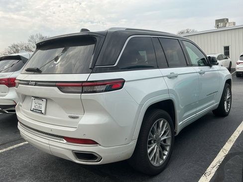 Used 2022 Jeep Grand Cherokee Summit w/ Luxury Tech Group V image 2