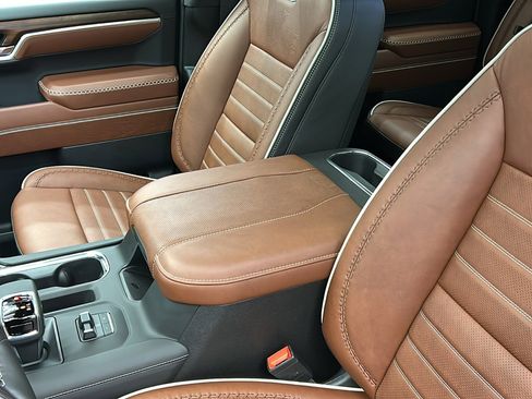 Used 2025 GMC Sierra 1500 Denali Ultimate image 28