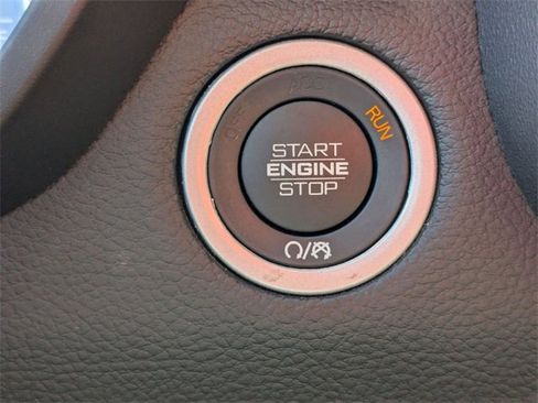 Used 2023 RAM 1500 Big Horn image 32