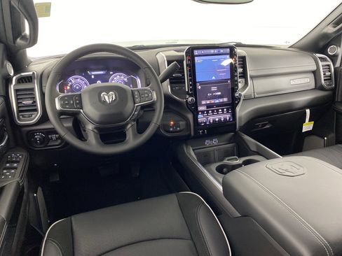 New 2026 RAM 2500 Laramie AWD/4WD image 17