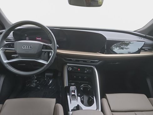 Used 2025 Audi Q5 Premium Plus w/ Premium Plus AWD/4WD image 10