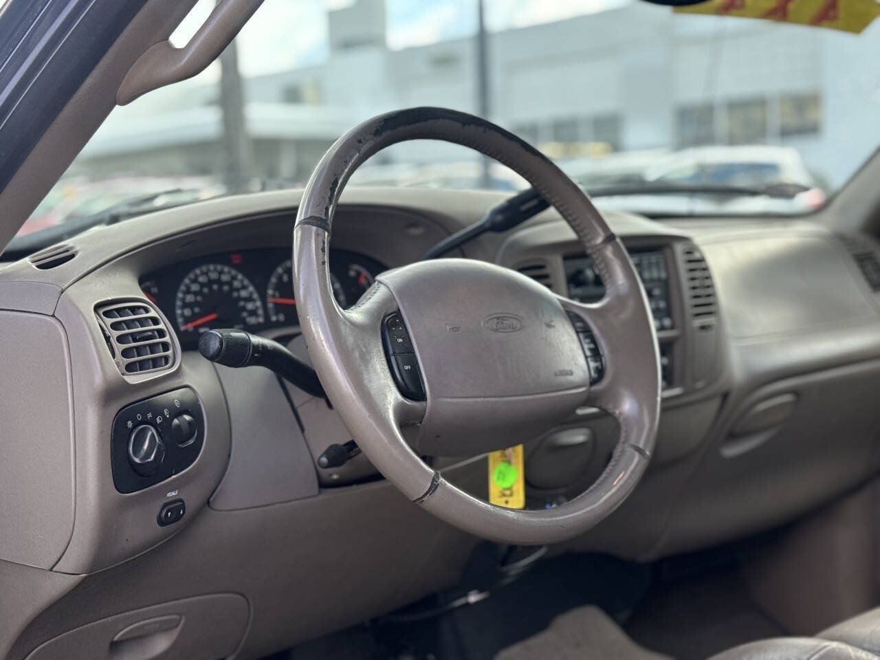 Used 2002 Ford F150 Lariat AWD/4WD image 2