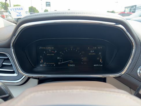 Used 2018 Lincoln Continental Select w/ Continental Climate Package AWD/4WD image 22