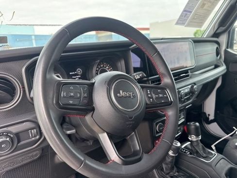 Used 2024 Jeep Wrangler Unlimited Rubicon AWD/4WD image 10