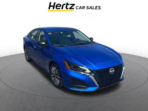 Used 2025 Nissan Altima 2.5 SV image 1