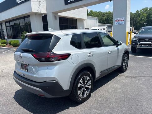 Used 2023 Nissan Rogue SV AWD/4WD image 3