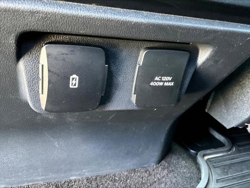 Used 2022 Ford F150 XLT w/ Equipment Group 302A High image 39