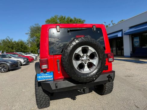 Used 2016 Jeep Wrangler Unlimited Sahara w/ Connectivity Group AWD/4WD image 37